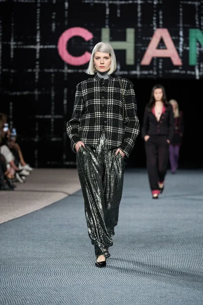 Look 44